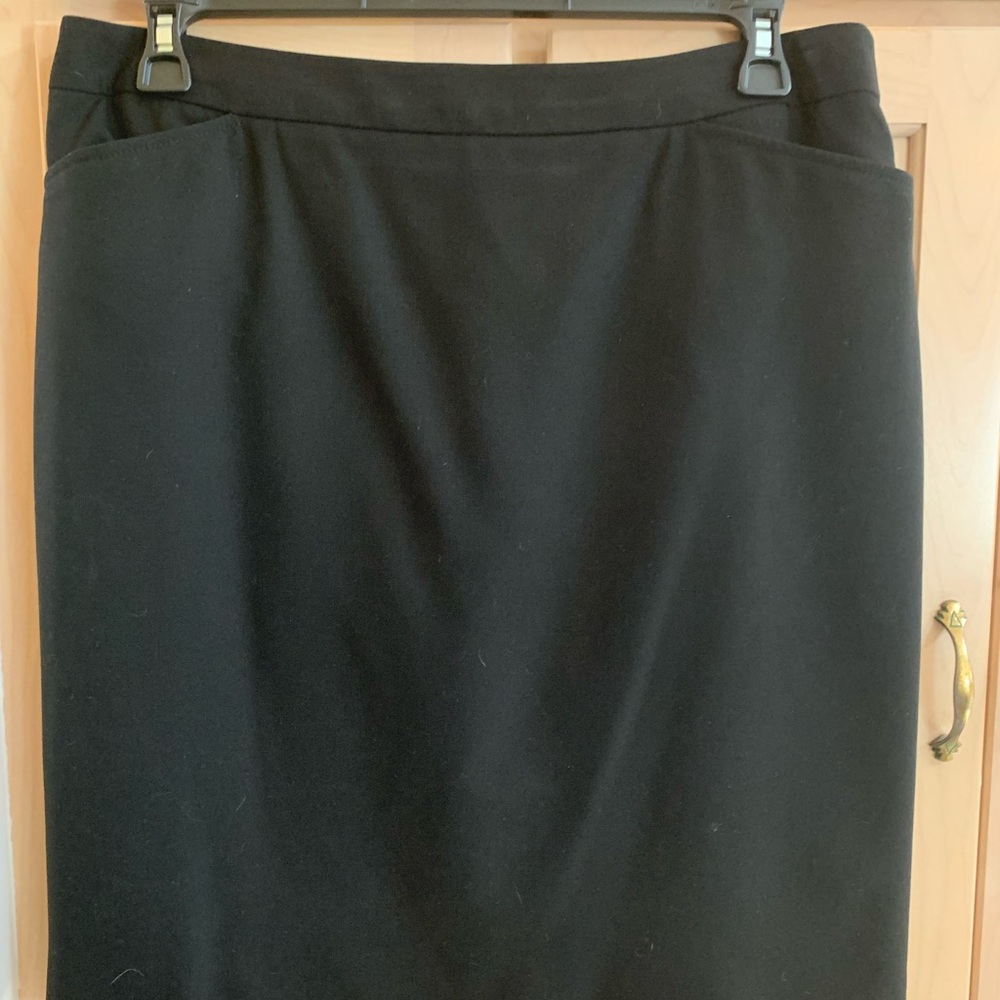Chaus  Black Pencil Skirt
